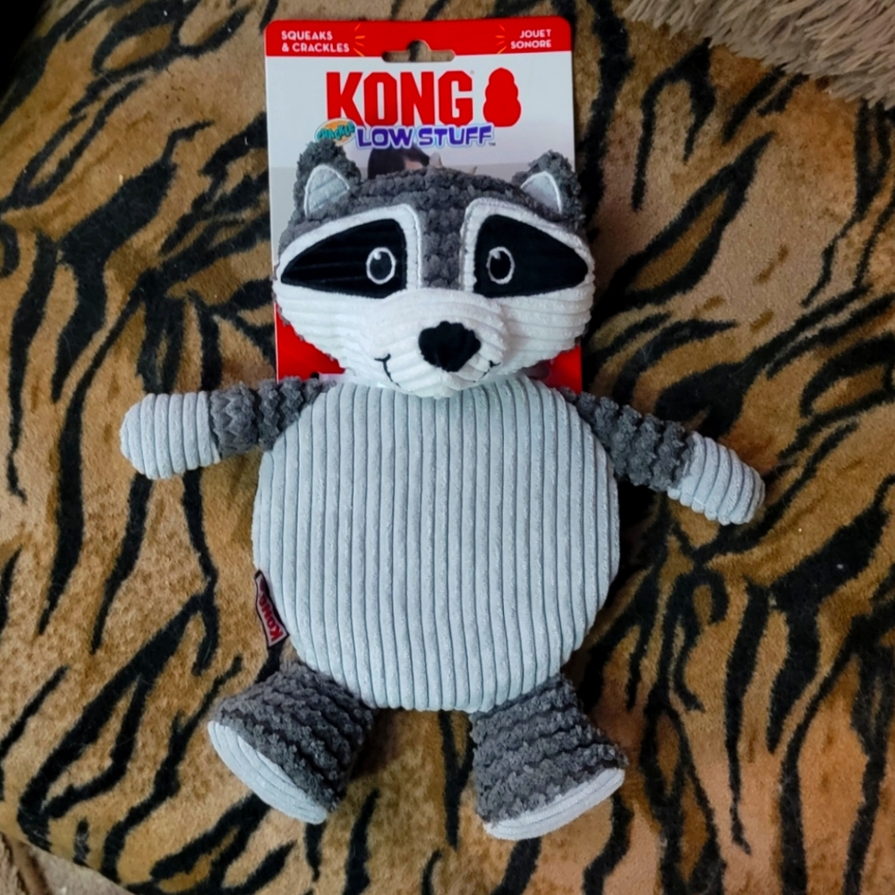 KONG Dog Gray Raccoon Plush Low Stuff Toy New!